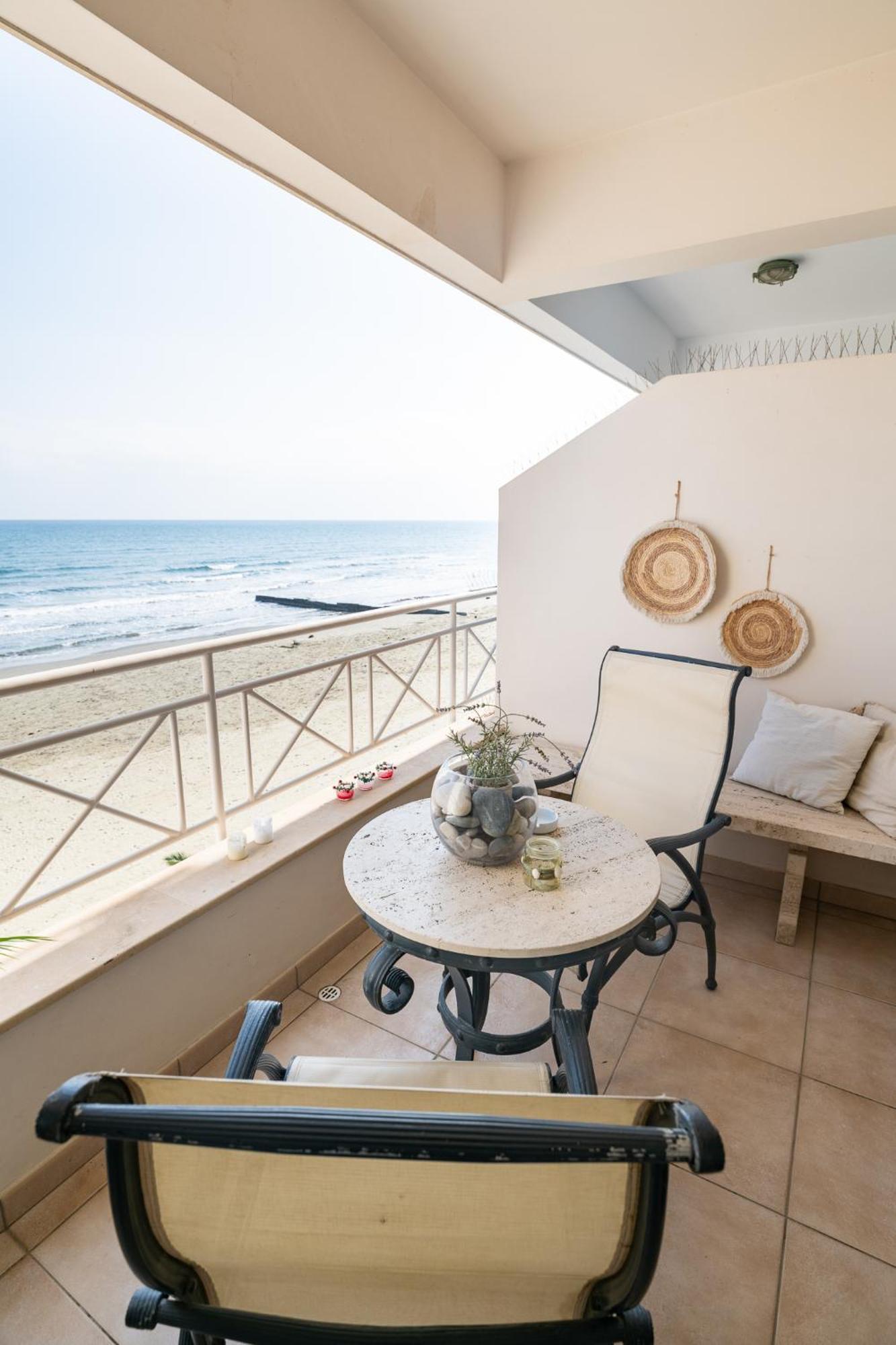 Quattro Beachfront Sea View Ap 4 Larnaca Zewnętrze zdjęcie
